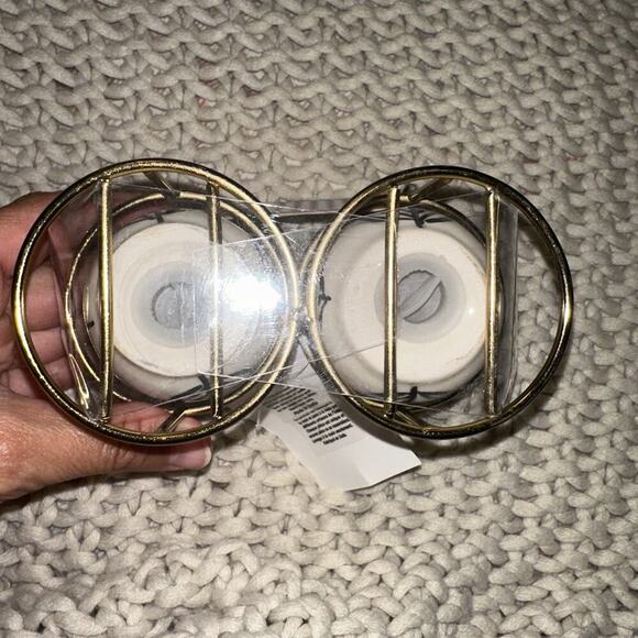 Made In India Black Flowers With Leaves Salt And Pepper Shakers - Picture 3 of 4